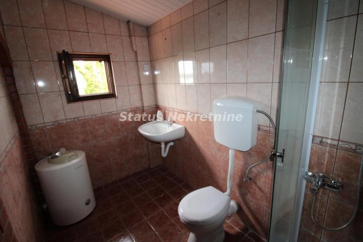 Pogled na Dunav-Vikendica 130 m², plac 8.02 a, Krčedin