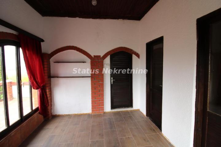 Pogled na Dunav-Vikendica 130 m², plac 8.02 a, Krčedin