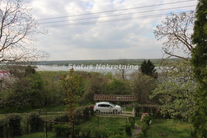 Pogled na Dunav-Vikendica 130 m², plac 8.02 a, Krčedin