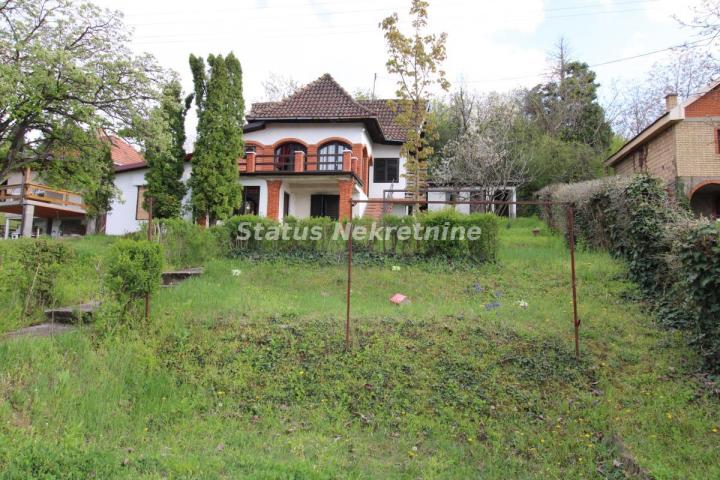 Pogled na Dunav-Vikendica 130 m², plac 8.02 a, Krčedin