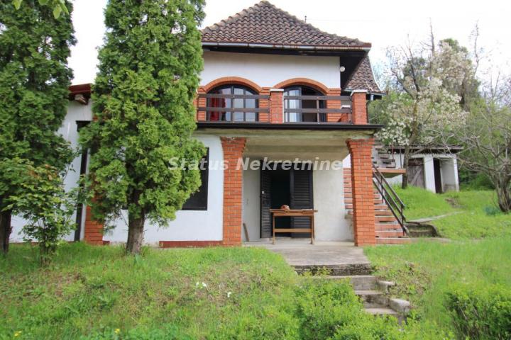 Pogled na Dunav-Vikendica 130 m², plac 8.02 a, Krčedin