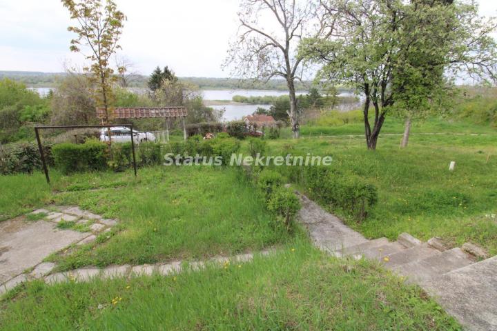 Pogled na Dunav-Vikendica 130 m², plac 8.02 a, Krčedin