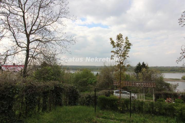 Pogled na Dunav-Vikendica 130 m², plac 8.02 a, Krčedin