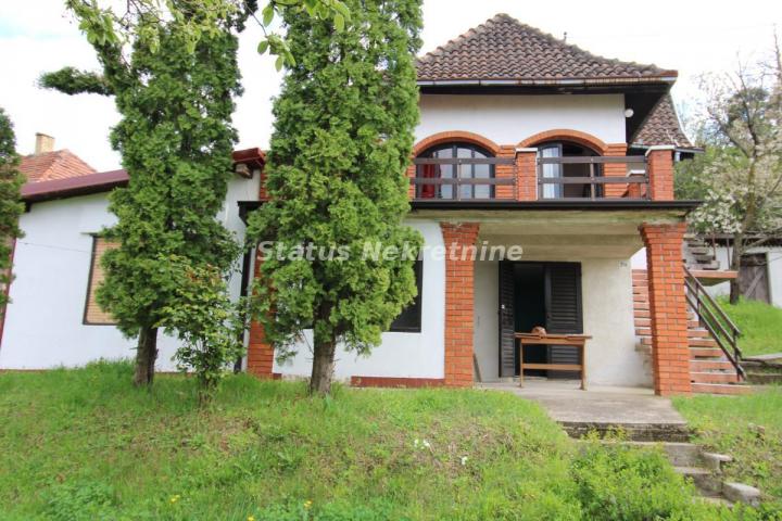Pogled na Dunav-Vikendica 130 m², plac 8.02 a, Krčedin