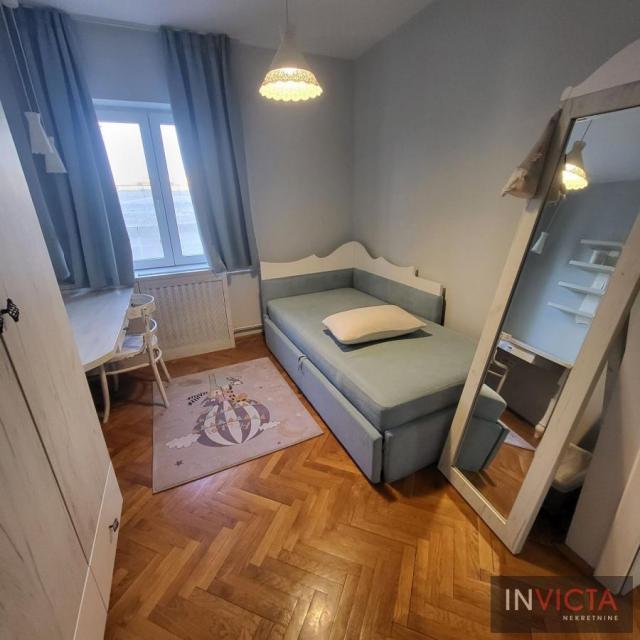 Četvorosoban - Radnička ulica, centar