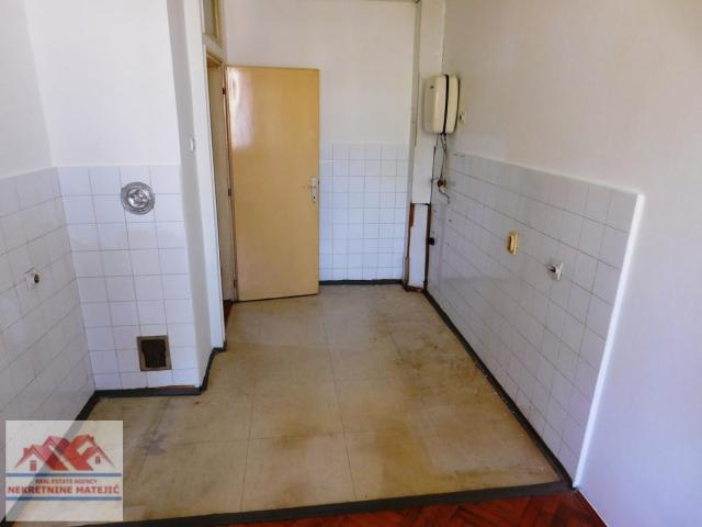 STANOVO 1,0 STAN 42M2-3. SPRAT, CG---67900 E