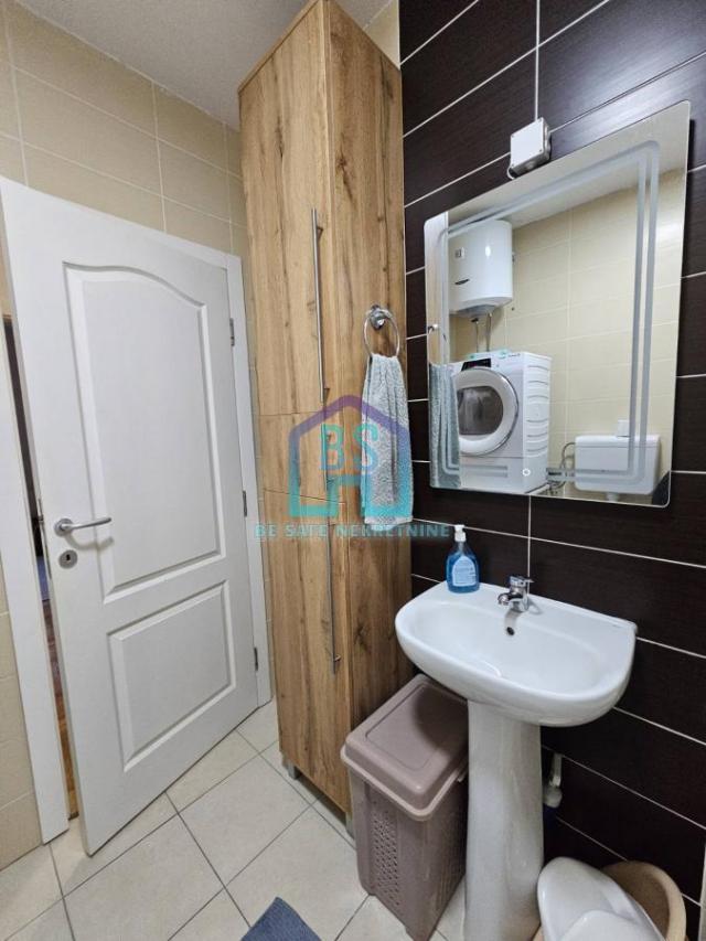 Troiposoban stan 69 m² sa galerijom od 15 m²