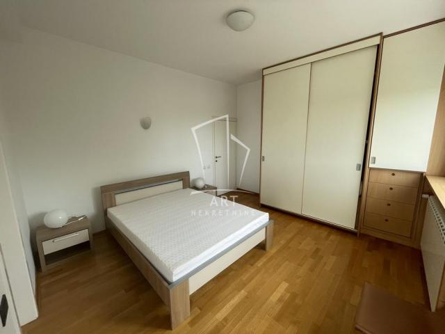 Dedinje, luksuzan porodični stan 157m2, 3 kupatila, 2 terase ID#14805