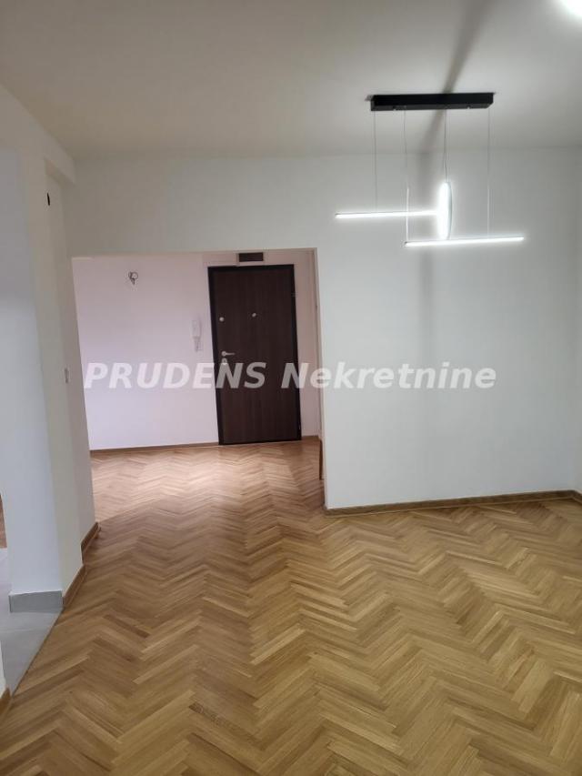 Savski venac, Durmitorska, renovirano, 48m2