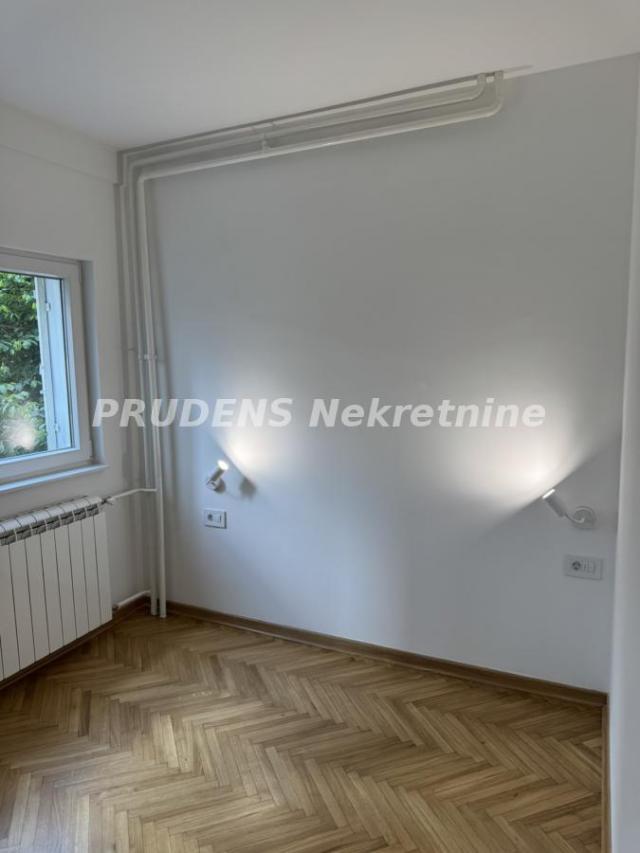 Savski venac, Durmitorska, renovirano, 48m2