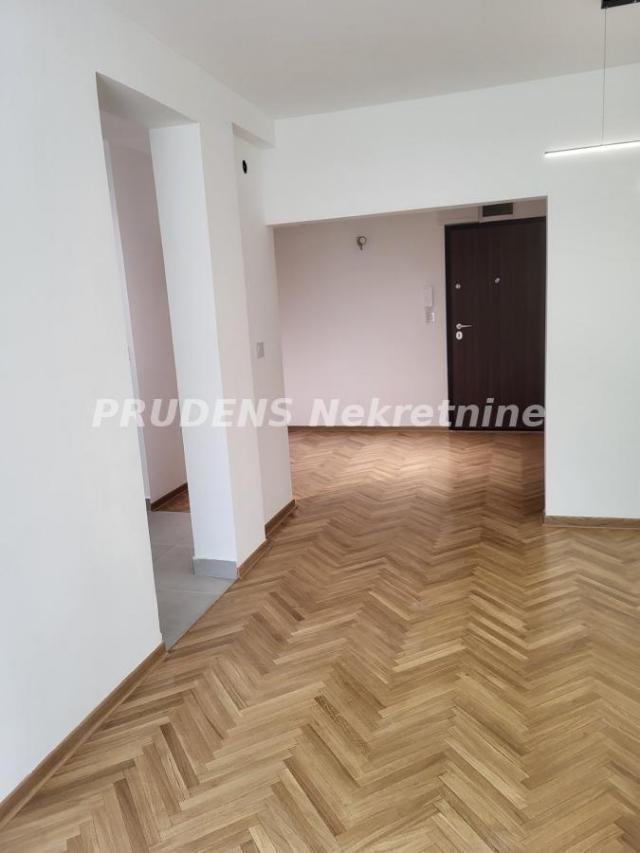 Savski venac, Durmitorska, renovirano, 48m2