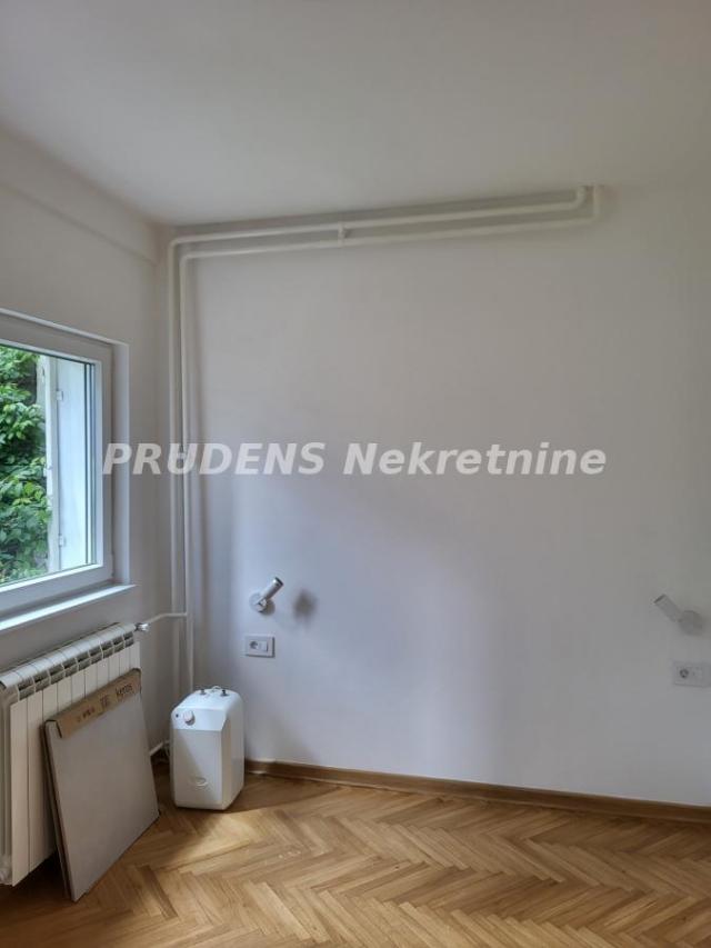 Savski venac, Durmitorska, renovirano, 48m2