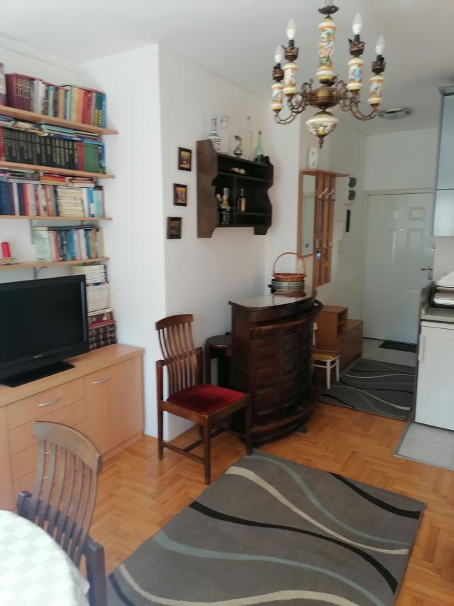 Namešten 1.5 stan, Novi Beograd Ledine, Grand Kafa