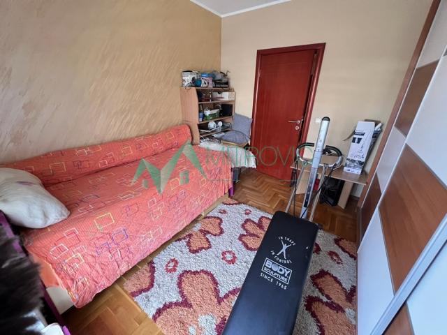 Novi Sad, Adice - uz Telep - Komforna šestosobna spratna kuća na lepom placu 