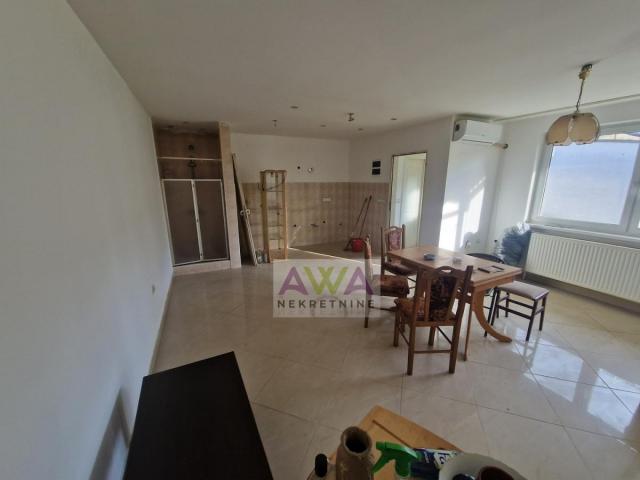 Sombor – MZ Mlake – Renovirana kuća sa dvorišnim stanom, plac 683m²