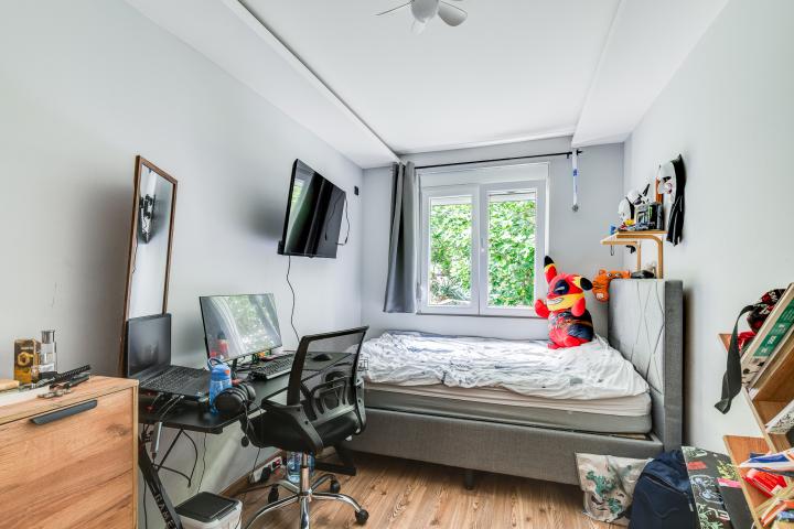 A renovated 4-bedroom, 120 m² house with views of Kotor Old Town