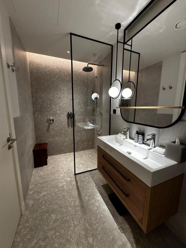Luksuzni jednosobni apartmani na prodaju u Porto Montenegro