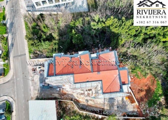 Prodaja poslovni prostor u Radovici Tivat