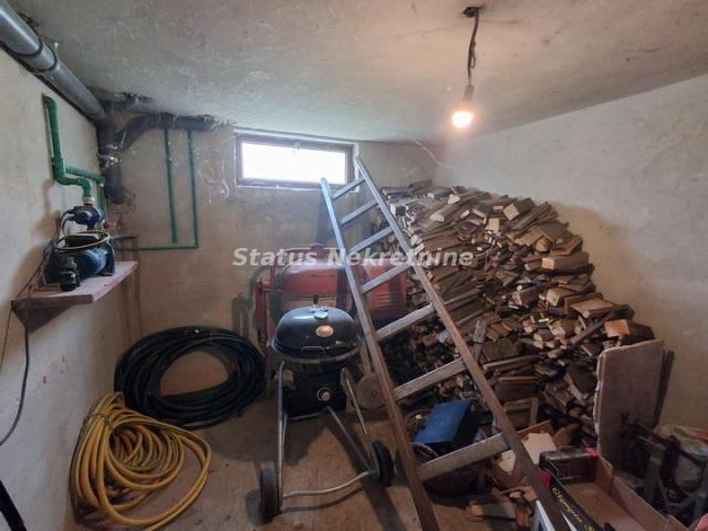 Futog-Uknjižena kuća 118 m2 na Velikom Placu 4770 m2 za Poslovanje i Biznis-065/385 8880