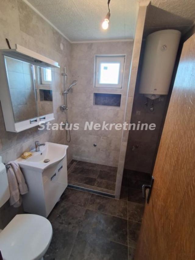 Futog-Uknjižena kuća 118 m2 na Velikom Placu 4770 m2 za Poslovanje i Biznis-065/385 8880