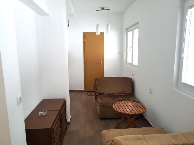Veoma retko u ponudi, 2 apartmana sa uknjiženim dvorištem