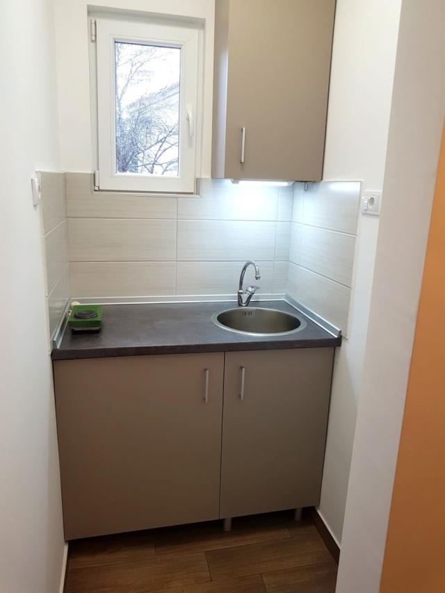 Veoma retko u ponudi, 2 apartmana sa uknjiženim dvorištem