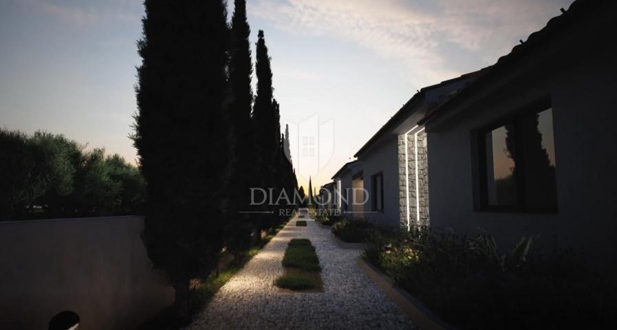 Poreč, okolica, elegantna prizemnica u nizu 