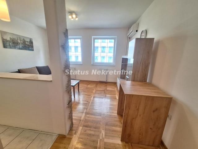 Garsonjera 26 m², Bulevar Oslobođenja, Novi Sad