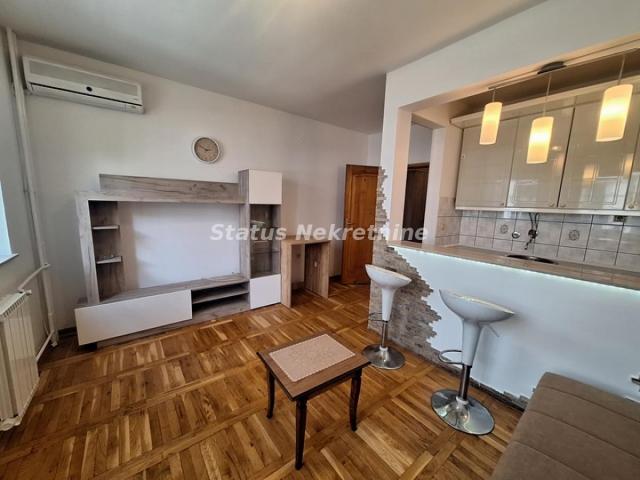 Garsonjera 26 m², Bulevar Oslobođenja, Novi Sad