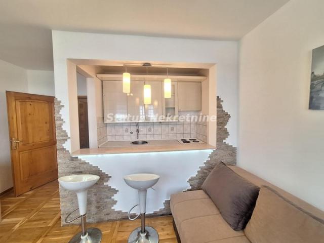 Garsonjera 26 m², Bulevar Oslobođenja, Novi Sad