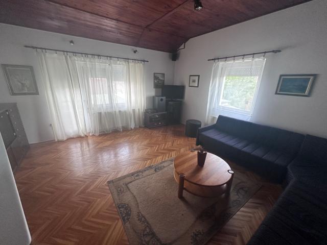 Kuca 140m2 sa pomocnim objektom od 80m2