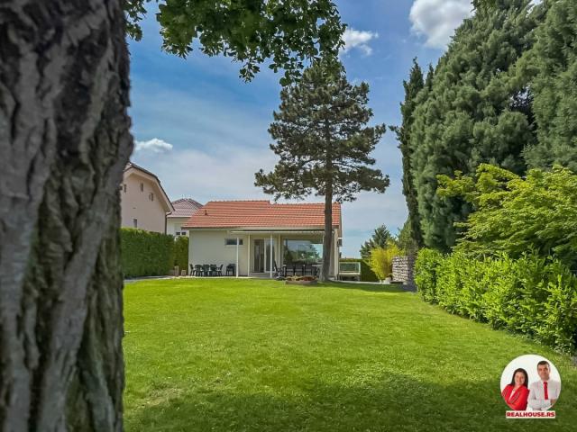 Kuća na Popovici na Fruskogorskom putu