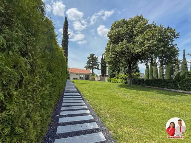 Kuća na Popovici na Fruskogorskom putu