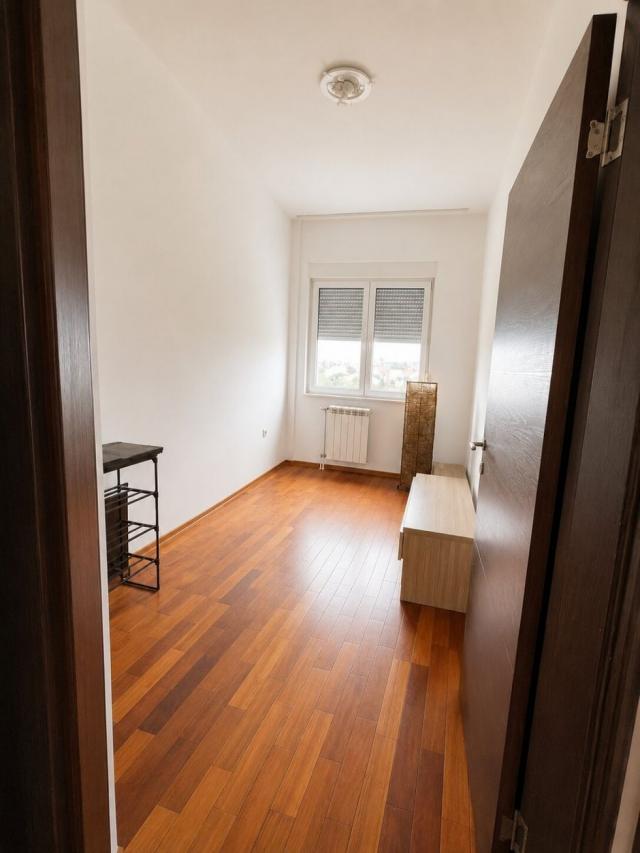 TELEP | BULEVAR EVROPE | 67m² | TROSOBAN | ODMAH USELJIV
