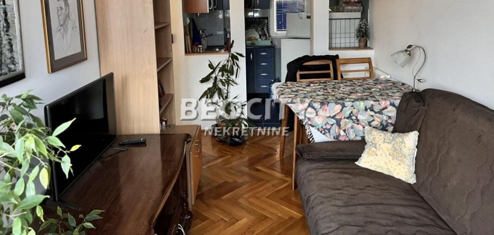 Novi Sad, Bulevar Evrope, Vardarska, 2.0, 33m2, 103000EUR