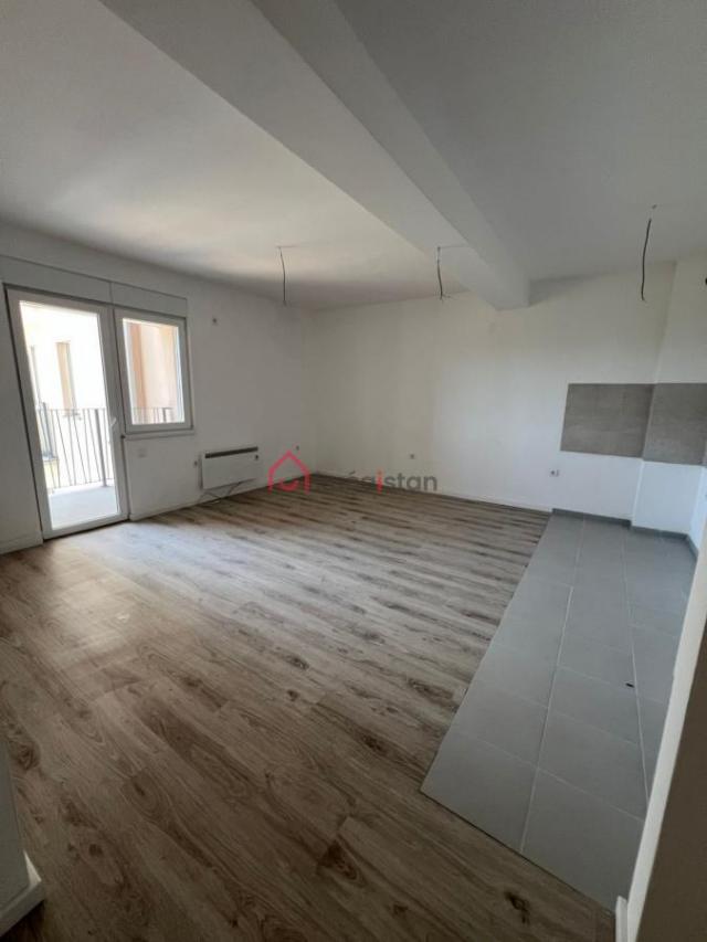 Nov stan u Krnjači, novogradnja, odmah useljiv