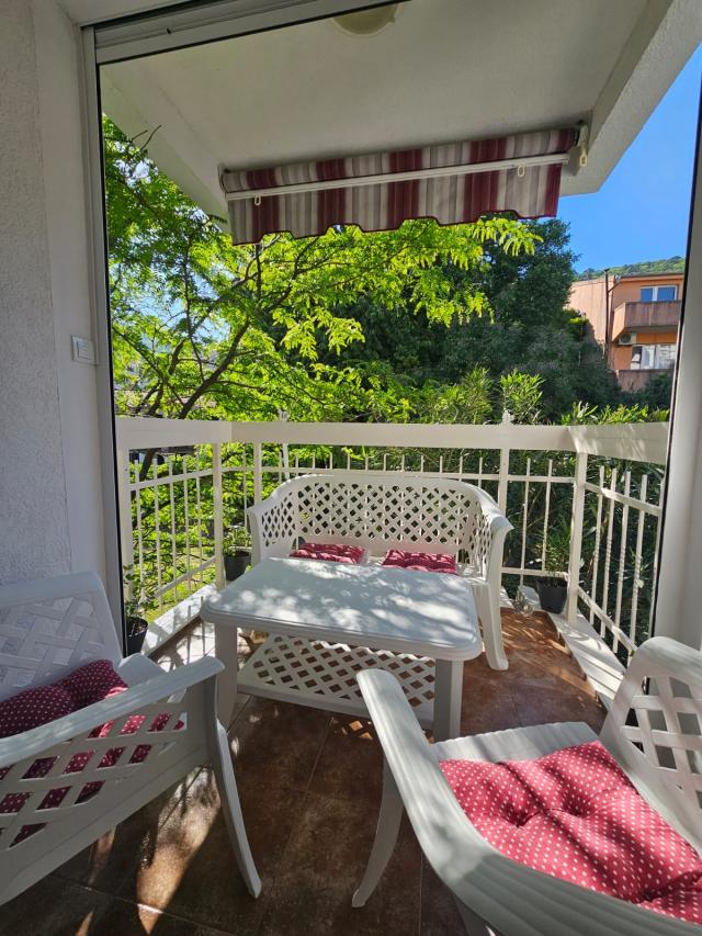 Beautiful and spacious two-bedroom apartment in an excellent location