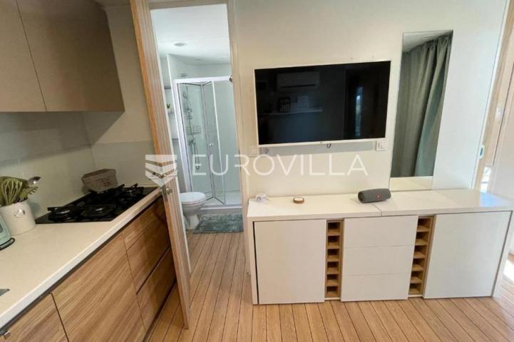 Istra, Rovinj, ‪moderne mobilne kućice 32 m² i terasa 28 m²