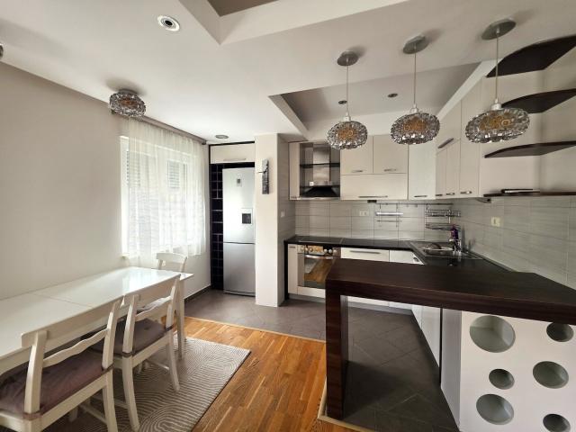  Dvosoban lijepo namješten stan, 70m², City kvart, Podgorica