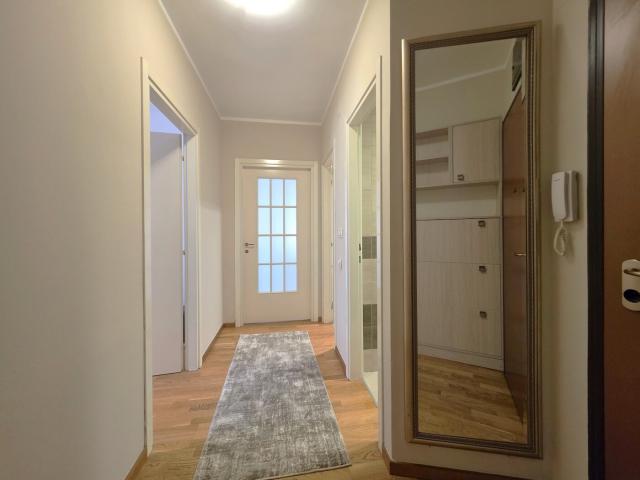  Dvosoban lijepo namješten stan, 70m², City kvart, Podgorica