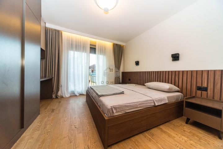 Porodična kuća 280m2 na placu 800m2, Stari Aerodrom - Podgorica