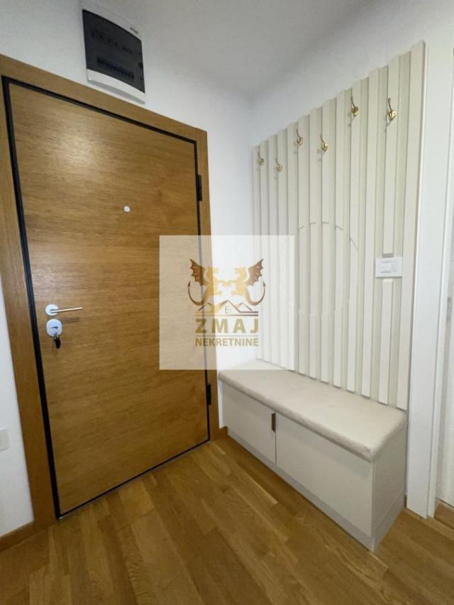 BOŽANSTVEN STAN NA TELEPU - BULEVAR PATRIJARHA PAVLA - TROIPOSOBAN