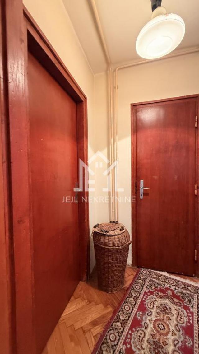 Odličan  dvosoban stan, 64m2, Promenada, Spens