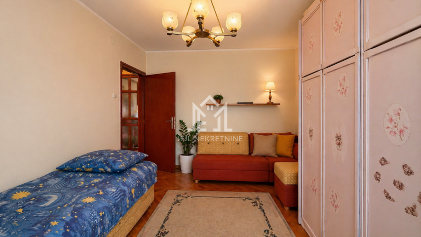 Odličan  dvosoban stan, 64m2, Promenada, Spens