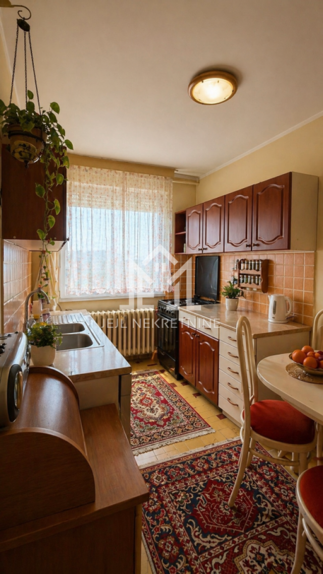 Odličan  dvosoban stan, 64m2, Promenada, Spens