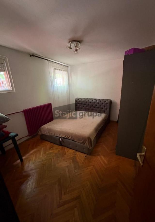 STAN U BLOKU 45 IDEALNO ZA PORODICE SA DECOM
