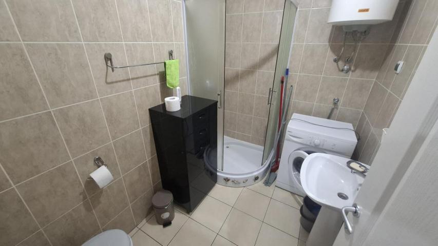 Jednoiposoban namešten stan Telep