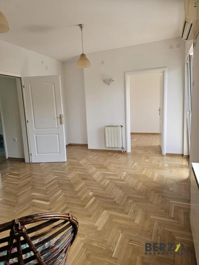 Renoviran dvosoban stan na Bulevaru Evrope – idealan spoj lokacije, komfora i investicije