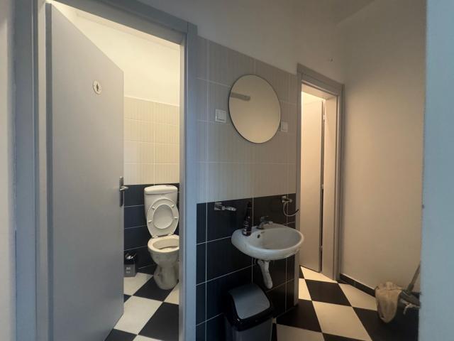 Prodaja, Poslovni prostor, 74m2 , Seljanovo