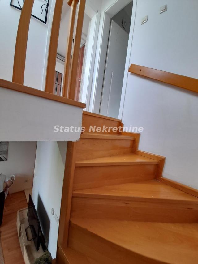 Jednoiposoban, kvalitetno opremljen i svetao dupleks, 42 kvadrata, u centru Novog Sada